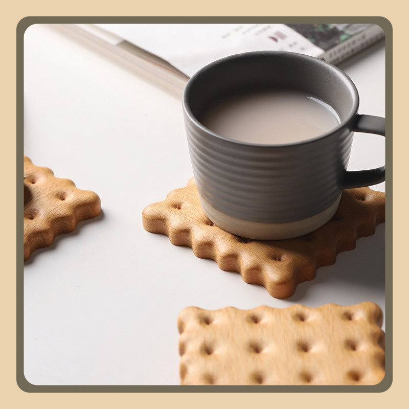 Cookie formade glasunderlägg i massivt trä