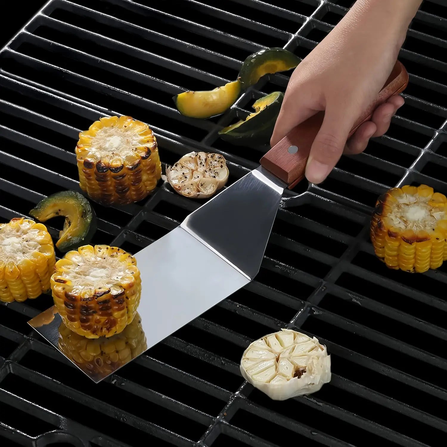 Stekspade med trähandtag - Perfekt kontroll vid grillning och matlagning
