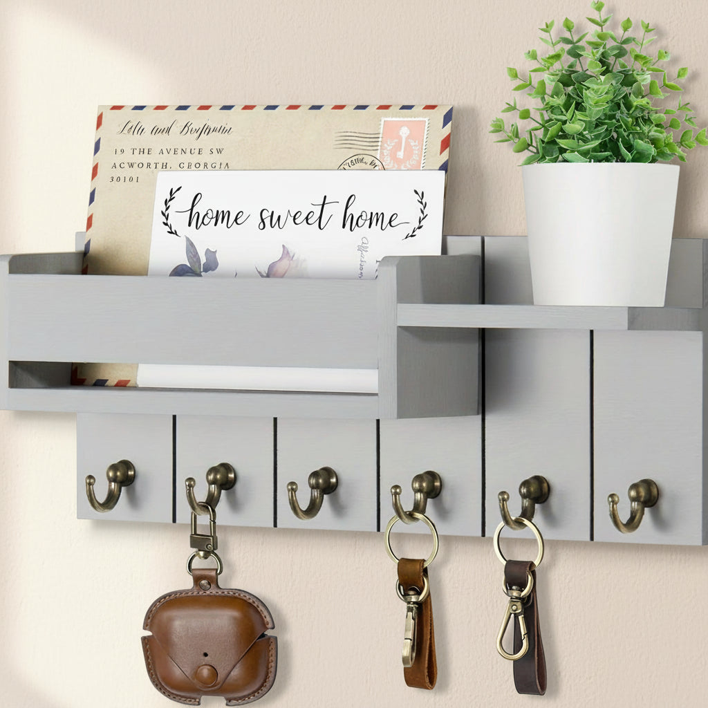 Rustik Nyckelhållare i Trä – Väggmonterad med Brevfack & Bricka