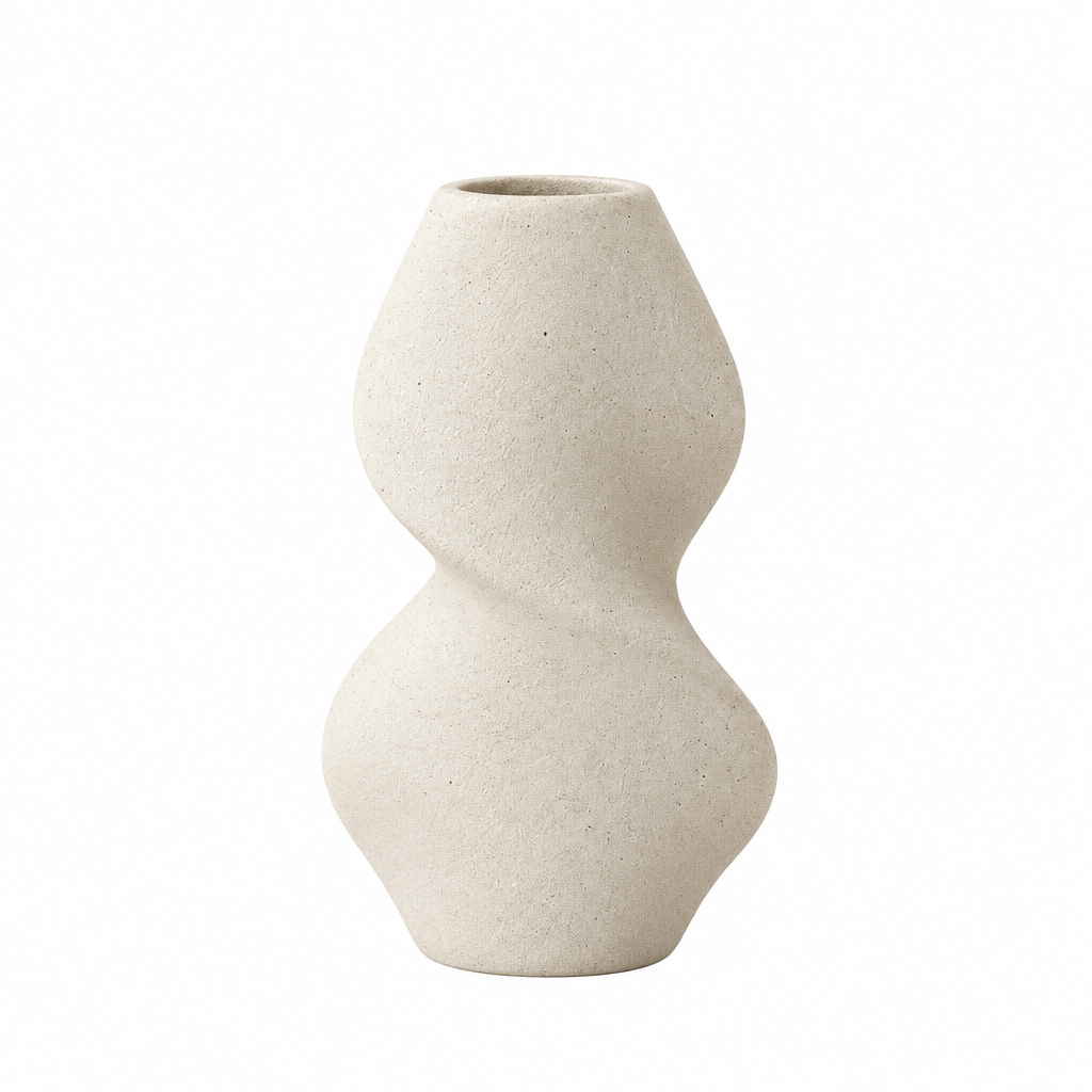 Oregelbunden keramikvas i wabi-sabi stil, produktbild på vit bakgrund