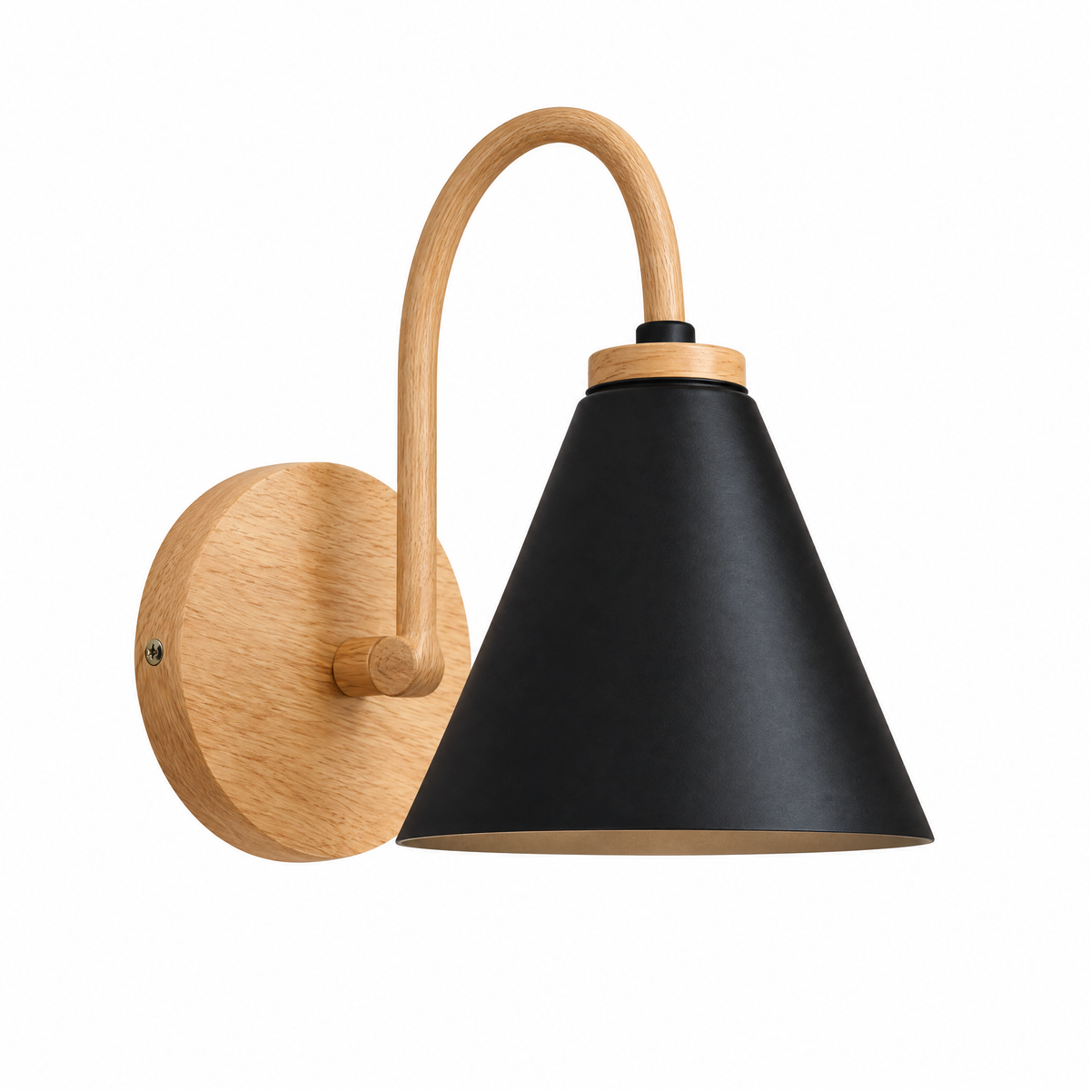 Vägglampa med trä-arm och svart skärm på vit bakgrund
