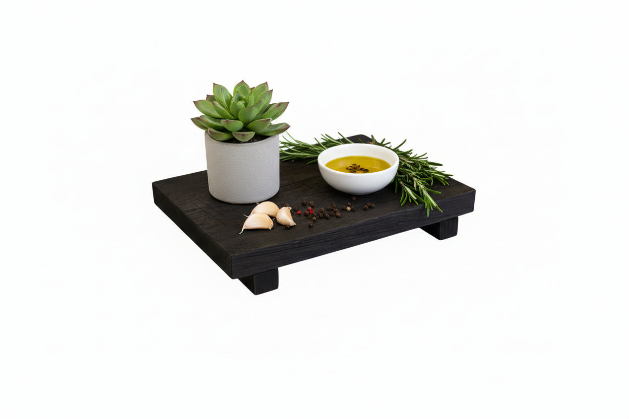 Svart Träbricka i Naturmaterial – Stilren & Mångsidig