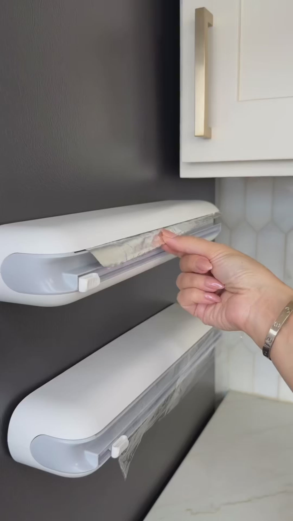 Elegant 2-i-1 dispenser för plast- och aluminiumfolie