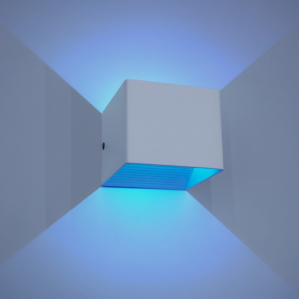 LED Vägglampa med Fjärrkontroll – Modern Färg & Dimbar Belysning