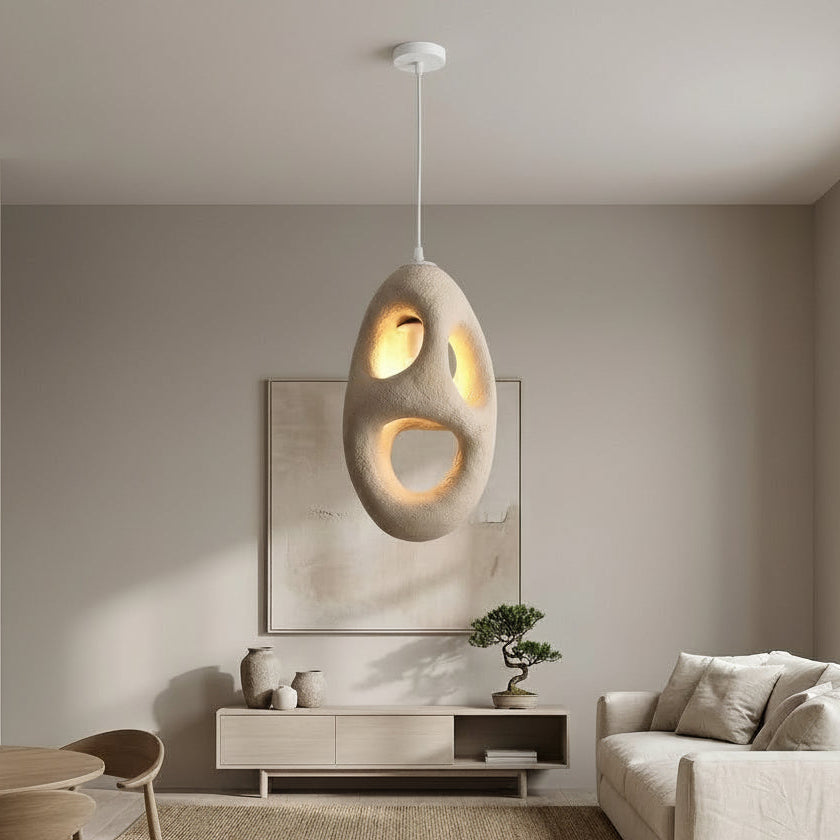 Skulptural Taklampa i Organisk Design – Krämvit